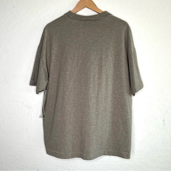 Fear of God Essentials S/S T-shirt with black logo patch in heather grey - Picture 7 of 8